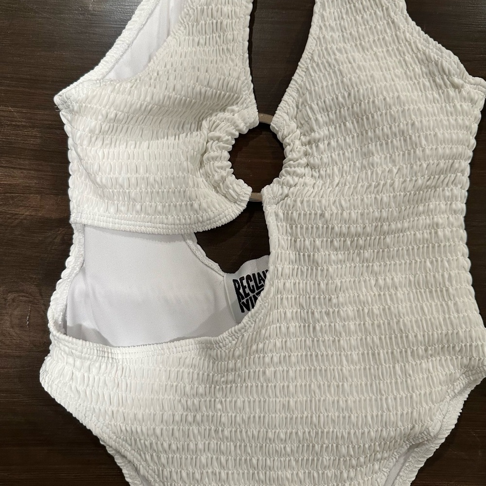 Reclaimed Vintage White Cutout Swimsuit - Picture 7 of 12